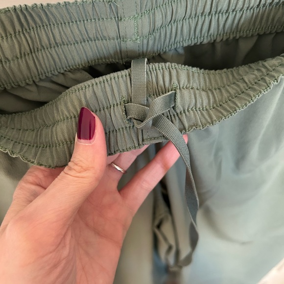 Outdoor Voices Zephyr Pants in Laurel Wreath, Size S - Picture 9 of 10